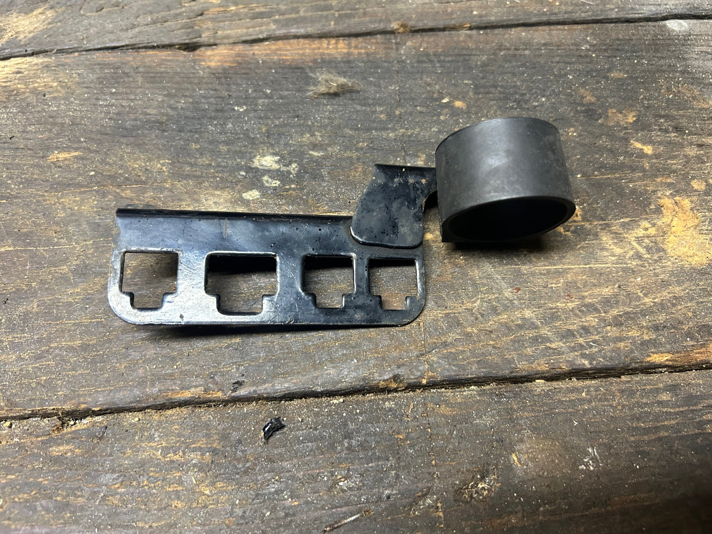 79, 80, 81 Honda CB750K Connector Holder 32412-425-000 and 38306-438-000