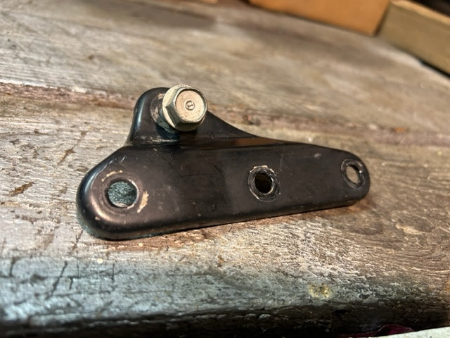 79, 80, 81 Honda CB750K Engine Hanger Plate B 50353-438-000 w/ bolt